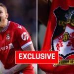 paul-mullin-x-wrexham-scarf-nn